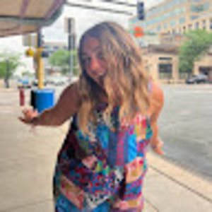 Meet your Posher, Ella